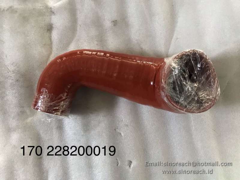 228200019 XS113.5.2-2 空滤出气胶管 for XCMG SPARE PARTS XS113 XS113